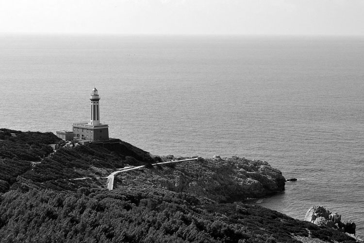  location per un matrimonio in Italia, sposarsi a Capri al Faro di Punta Carena